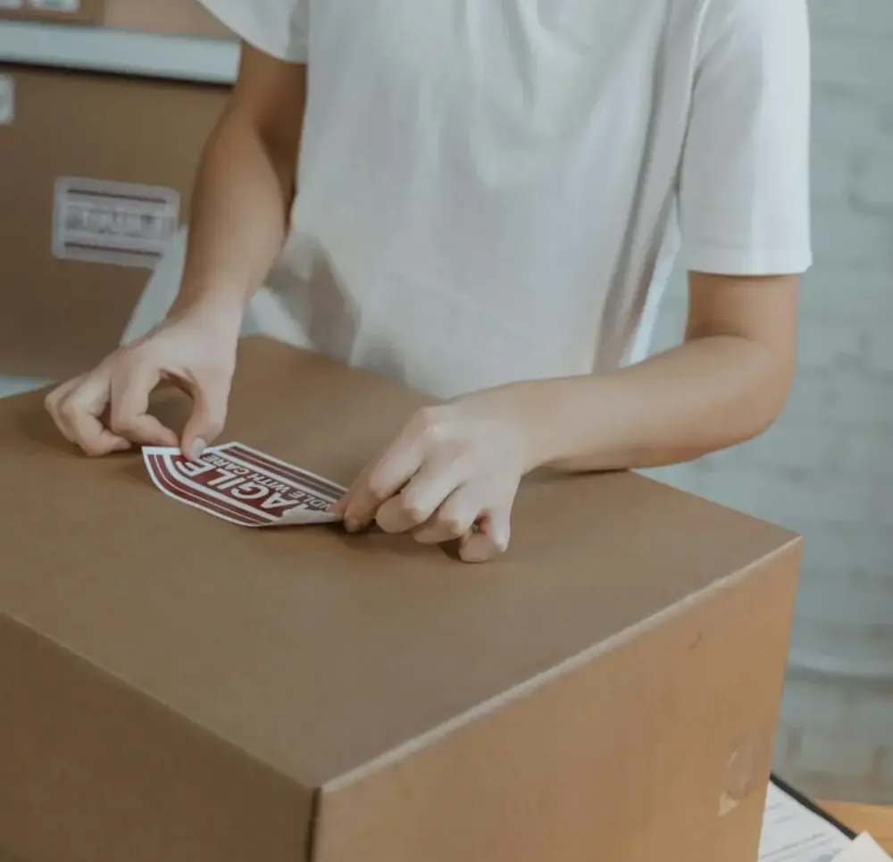 Koli ve kutu E-ticaret ambalaj çözümleri Sağlam koli Dayanıklı kutu Özel baskılı koli