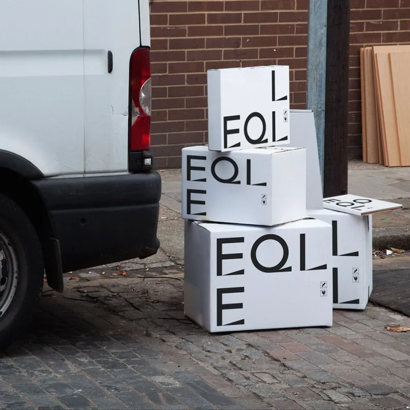 Baskılı e-ticaret kutusu örneği – markaya özel logolu premium kraft kutu