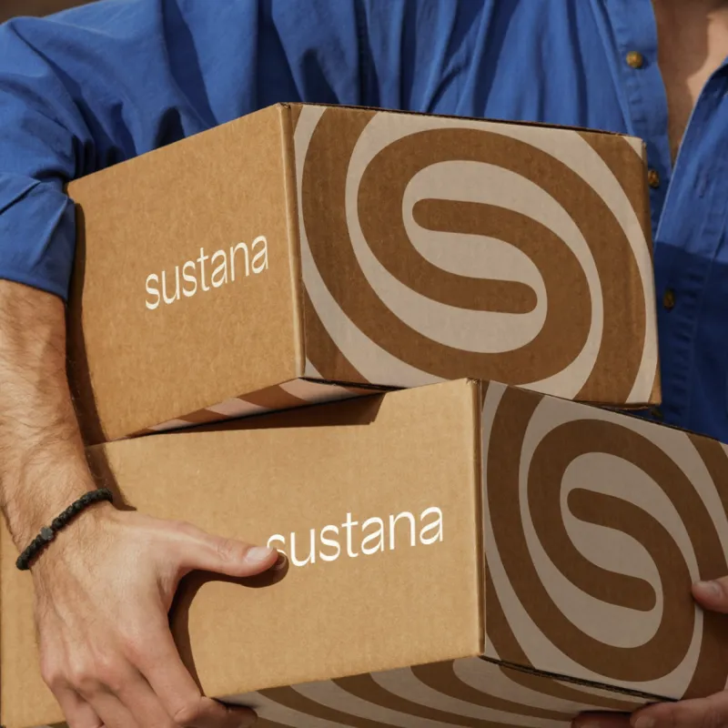 Baskılı e-ticaret kutusu ile ürün gönderimi